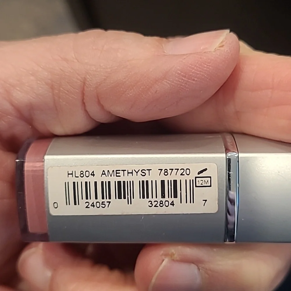 Amethyst Lipstick with Creamy Texture and Glossy Finish #5B1